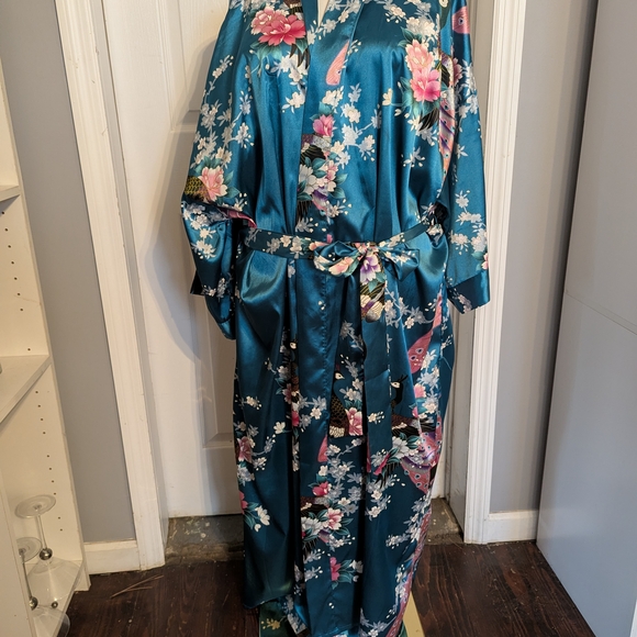Other - Floral Satin Kimono Robe